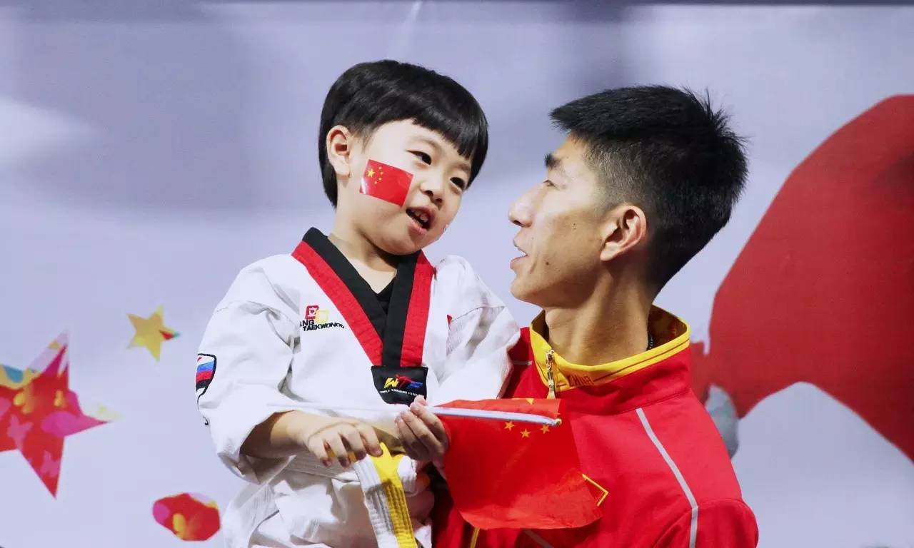 奥运冠军赵帅希望让更多的青少年从跆拳道运动中受益!