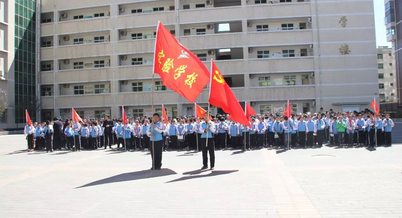 其它 正文     2017年4月1日下午,清明节来临之际,澄城县实验学校少先