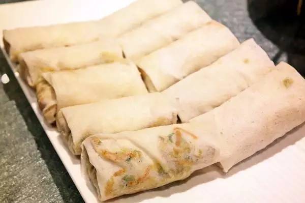 thin pancake 薄饼在中国,无论是北方还是南方,都有清明食用馓子