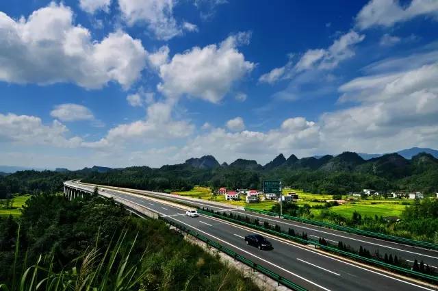 汽车 正文  赣粤高速昌樟管理处 提供昌樟,温厚,昌铜三条高速公路的