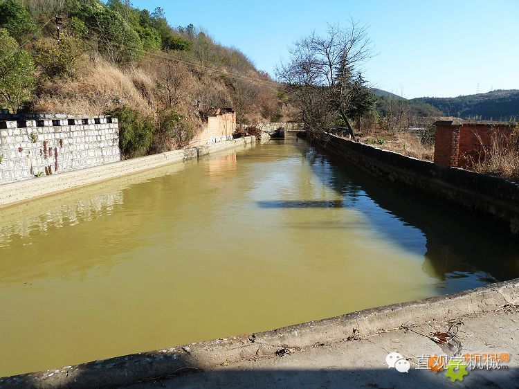 人口水池的水口至少有_景观水池溢水口图片