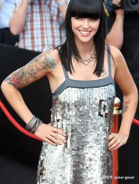 g星 出柜女星ruby rose:完美身材在性感与帅气之间无缝转换