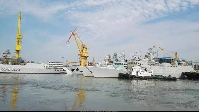 黄埔船厂:解放军新下水战舰挤满码头
