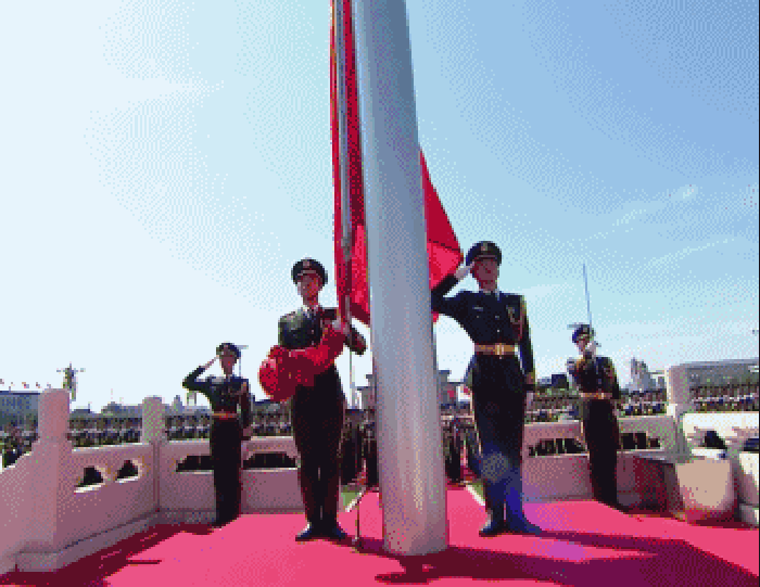 【快讯】海淀区3000多名师生走进天安门，参加升旗仪式