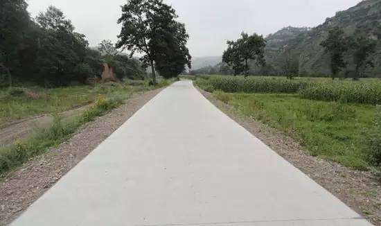 我县村村通水泥路将全面拓宽至5.5米!