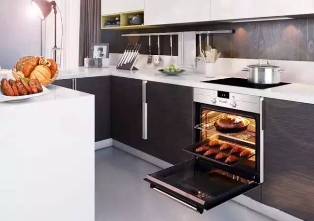 嵌入式烤箱不仅容量大,而且密封性更佳,所以温度准确,小烤箱没烤成功