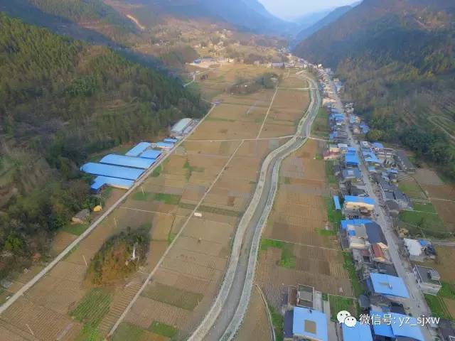 上坝乡地处重庆市云阳县最北端,东临奉节县,南靠沙市镇,西,北与巫溪