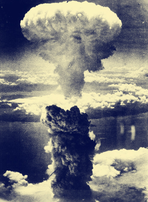 1945年美国造了三个原子弹为啥赏了日本两颗