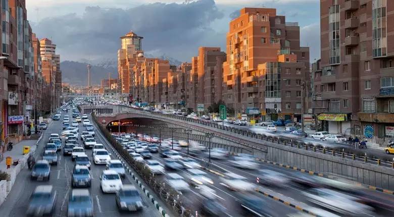伊朗首都「城市病」:德黑兰也曾因为空气污染考虑迁都