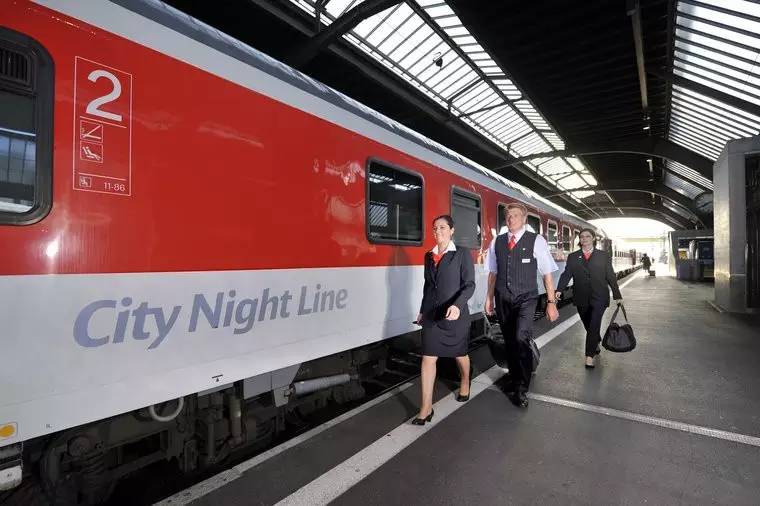 再见,CNL|当奥地利接手德国的卧铺火车,画风会