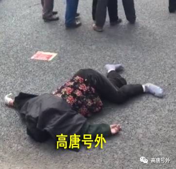 高唐人注意:送孩子上学出车祸,电动三轮被撞飞,一死一伤