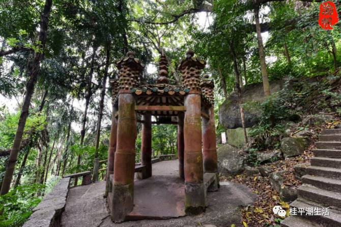 通天梯,观音岩下来便是这里 半山亭,这里有一幅绝对"半山亭,停半山