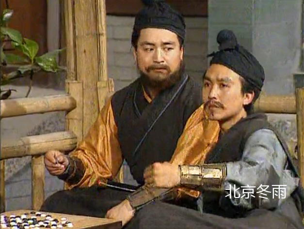 早在23年前,在1994年版三国演义中,吴刚饰许贡三门客之一.