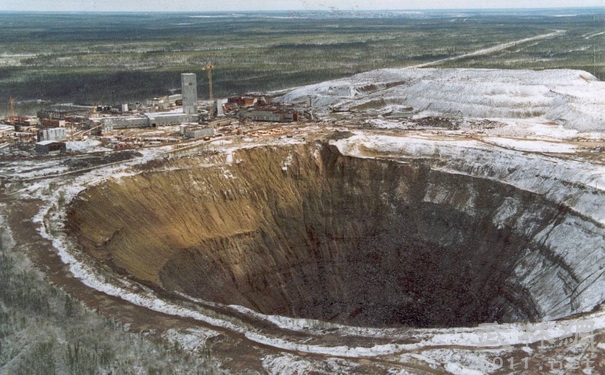 世界最大钻石矿坑之一——南非金伯利钻石矿坑