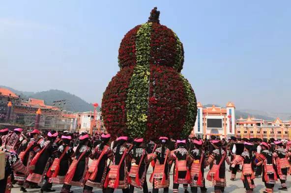 拉祜族人口_全国网络媒体云南行 在秀美澜沧遇上快乐拉祜人(3)