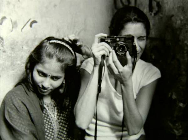 【柒摄影--大咖秀】生于红灯区的小摄影家,长大