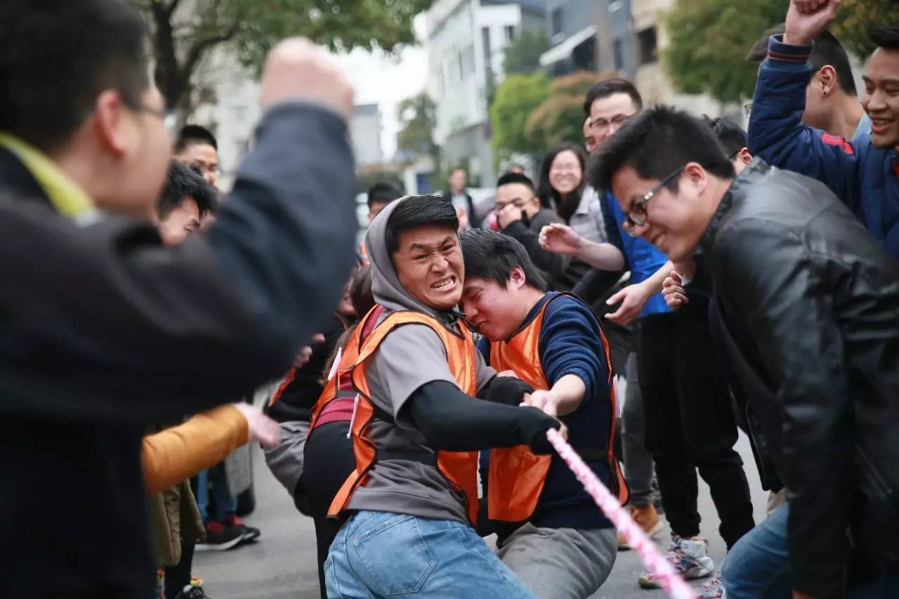 团体赛 拔河趣味接力 三人四足,摸石头过河,袋鼠跳,夹气球团体赛