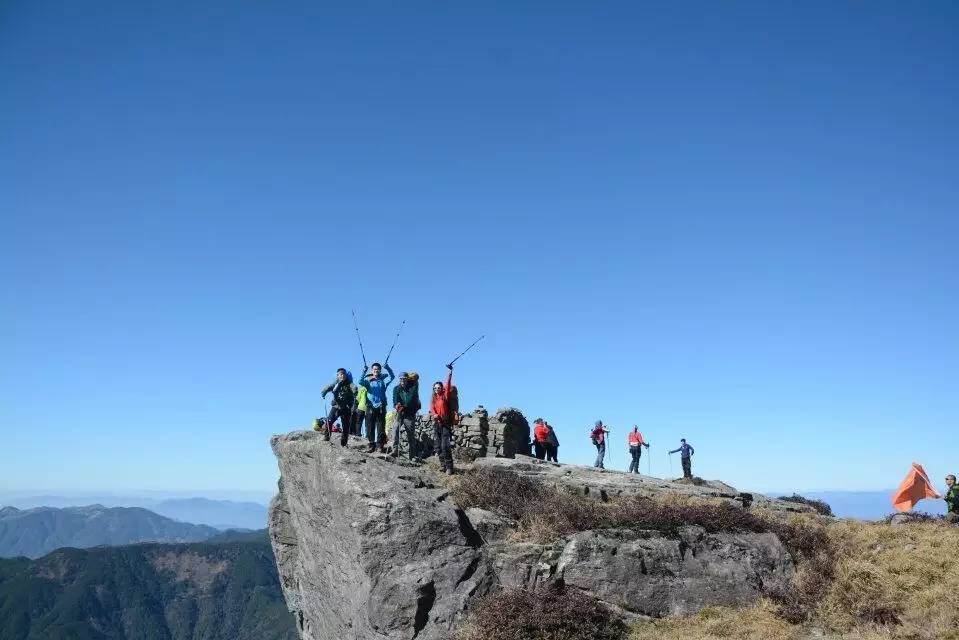 亮点二 挑战登顶江浙第一高峰黄毛尖(1929m),第二高峰百山祖(1856m)