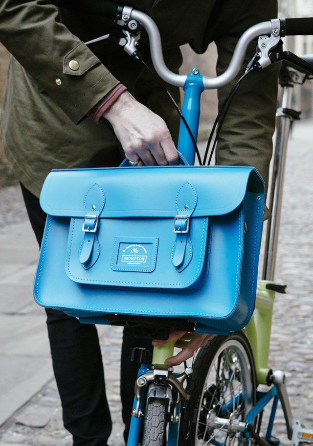 超激安特価 BROMPTON Cambridge Satchel NAVY sipcodelabs.com.br