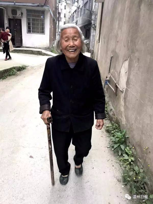 永嘉百岁老人头发里藏着长寿密码 看看浙江首份长寿环境调查报告怎么