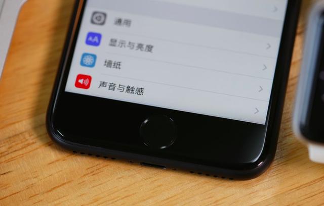 使用iphone手机 据说90 的人都有这个习惯