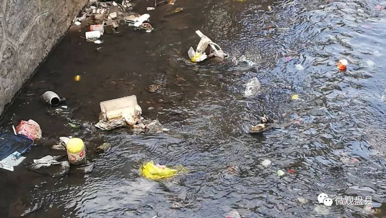 其它 正文  近日一群众把亦资河道垃圾污染的图片传给县委宣传部领导