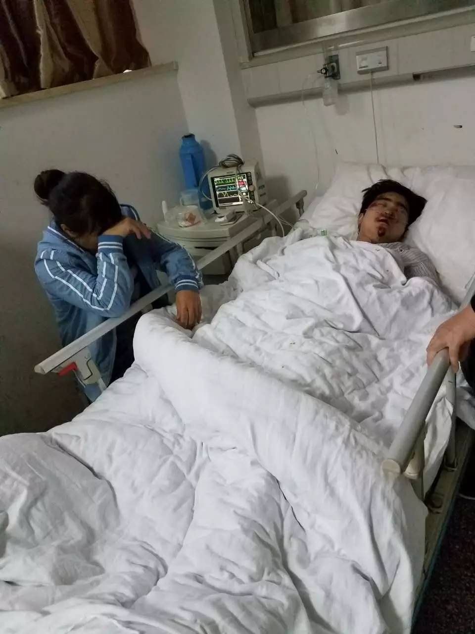 滨江路发生惨烈交通事故!16岁男孩多处受伤住院!