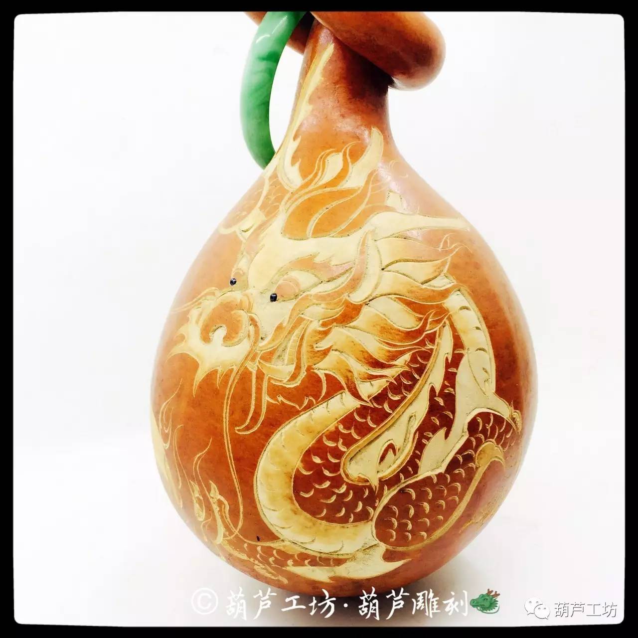 系扣葫芦雕刻作品《龙》