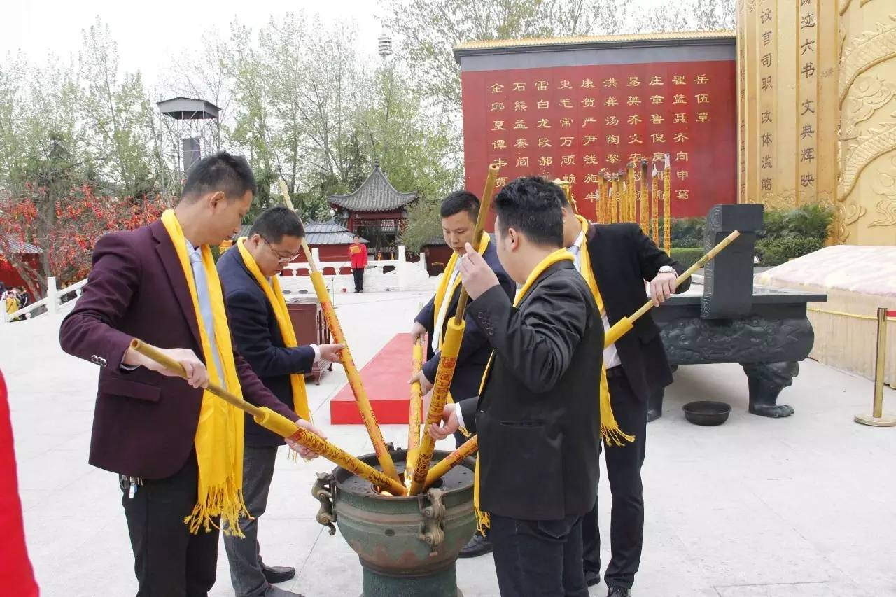 人康董事长_人康董事长携全体高管恭祝全国人康家人新年快乐!