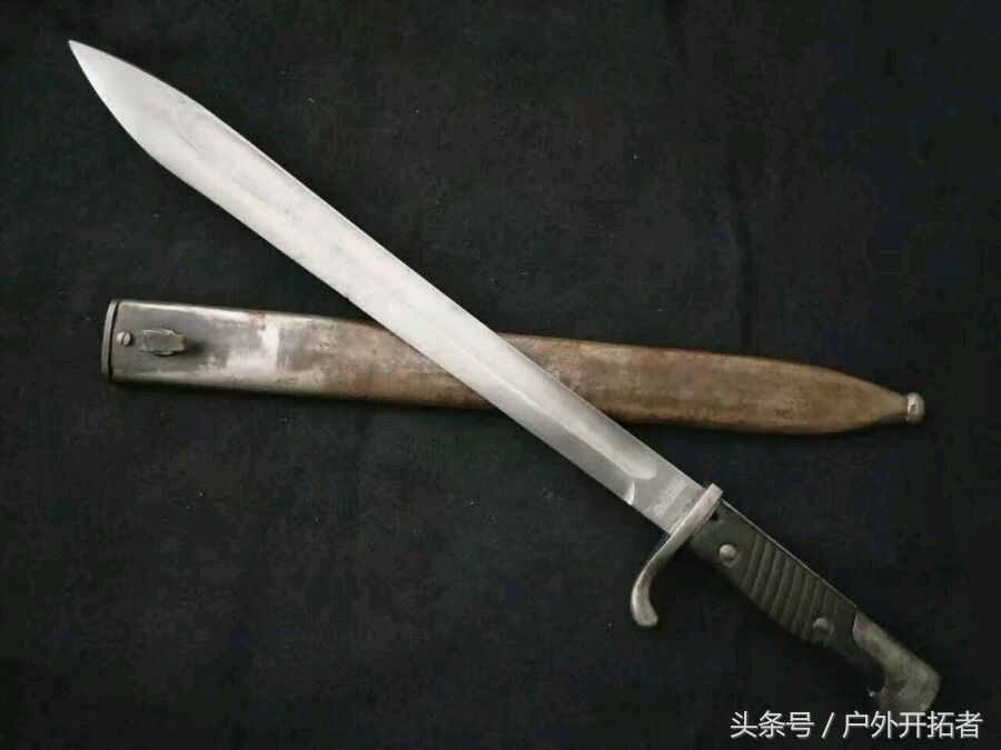 热兵器时代下的军刀"三棱军刺"是最后一款的缩小版?