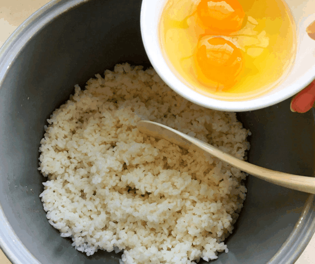 米饭这样做好吃到流泪,没菜也能吃两碗