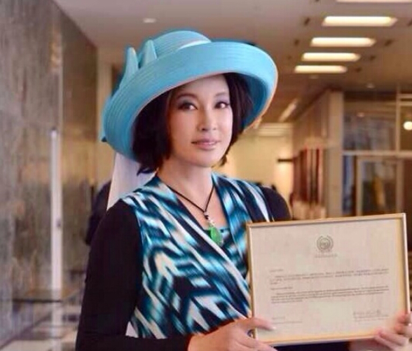 刘晓庆即将成为世界珠宝学院终身荣誉院长