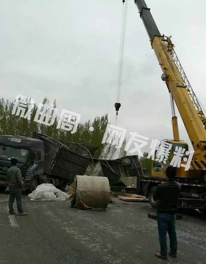 网友爆料:4月8日,在曲周县环城路,蔡上村北的环岛发生一起大型半挂车