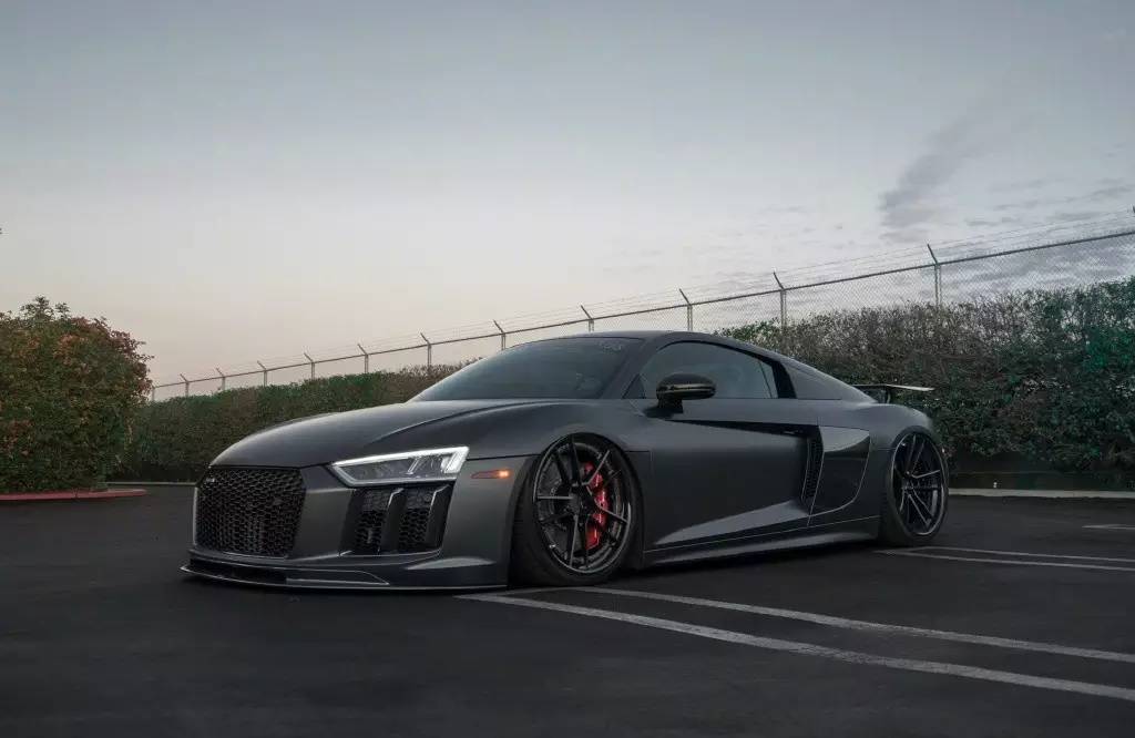 【跑车世界】哑光灰奥迪audi r8,贴地飞行!