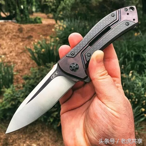 战术匕首组图钛纤结合体的zt0801cf战术匕首