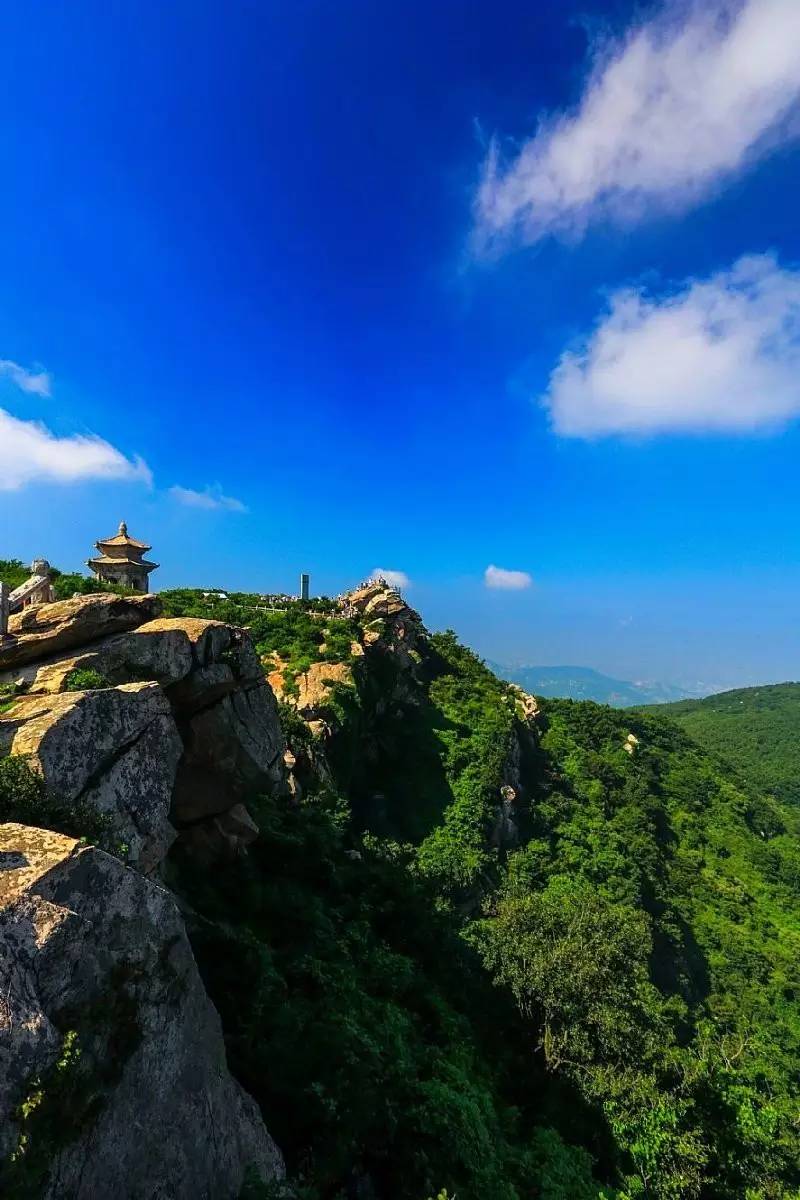 其原型就是连云港的花果山,它是连云港最具特色的风景区