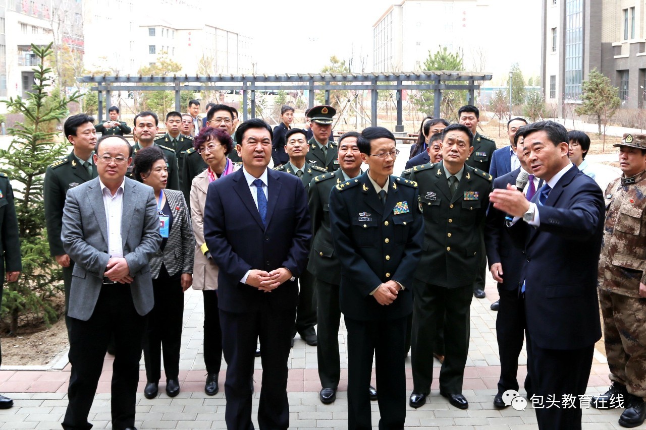 4月10日,中国人民解放军国防大学副政委吴杰明率调研组一行就我市职业