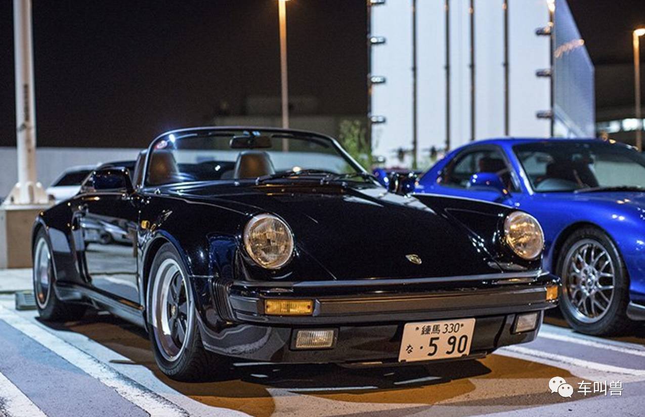 (这是1988年的第三代保时捷911 carrera 3.2 speedster,产量极其稀少!