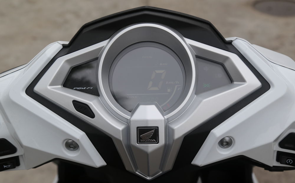 全车LED灯具,本田这款125踏板摩托车很运动