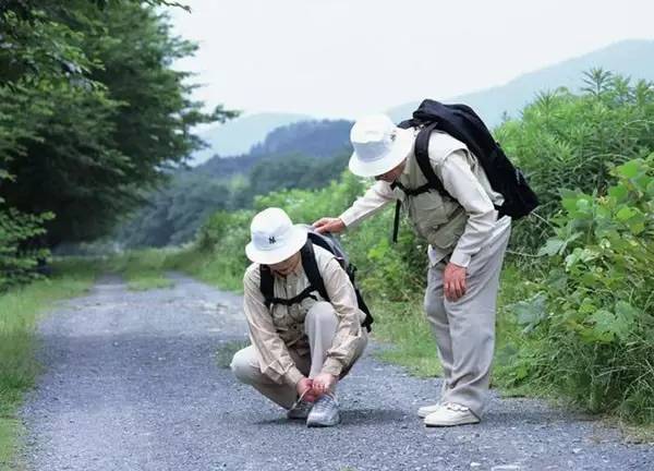 来四川旅游听不懂老年人口音(2)