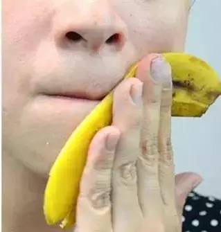 神奇!把香蕉涂在脸上,竟然可以美成这样!香蕉大