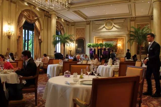 【英伦味】BBC记者怼巴黎米其林餐厅:像在吃