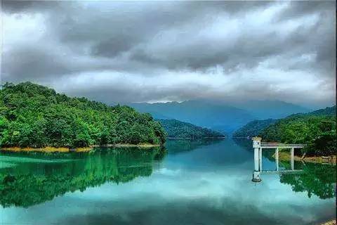 旅游 正文  南昆山位于广东省惠州市龙门县境内,与广州市辖区的增城