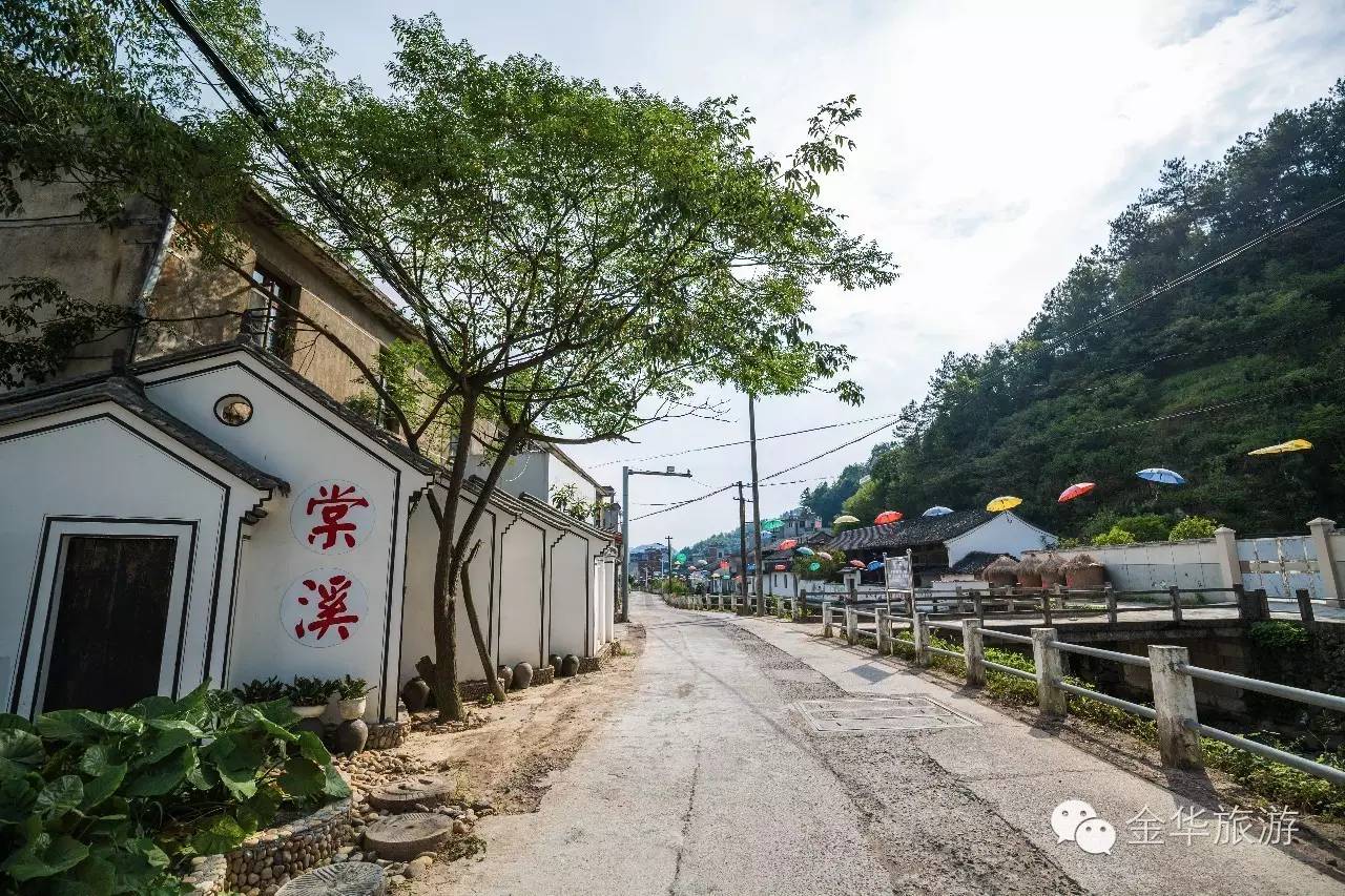 在金华独一无二的漫天花伞的高山奇村小住数日,登山远眺,有兴趣吗?