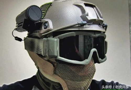 从防弹头盔到水袋,美国海豹突击队员必须携带的个人装备堪称豪华
