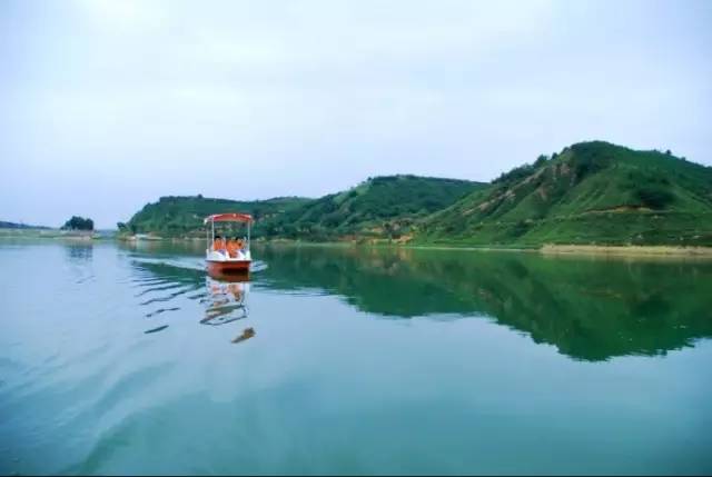 林皋湖国际慢城景区位于白水县城西北22公里的林皋镇境内,与铜川市