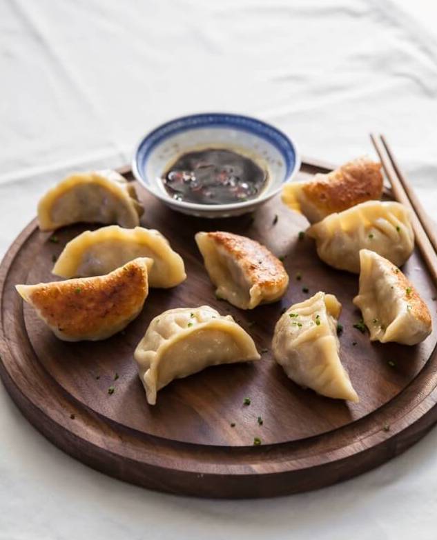 只要一个电饭锅,不煎不煮,速冻饺子秒变煎饺,不粘不破