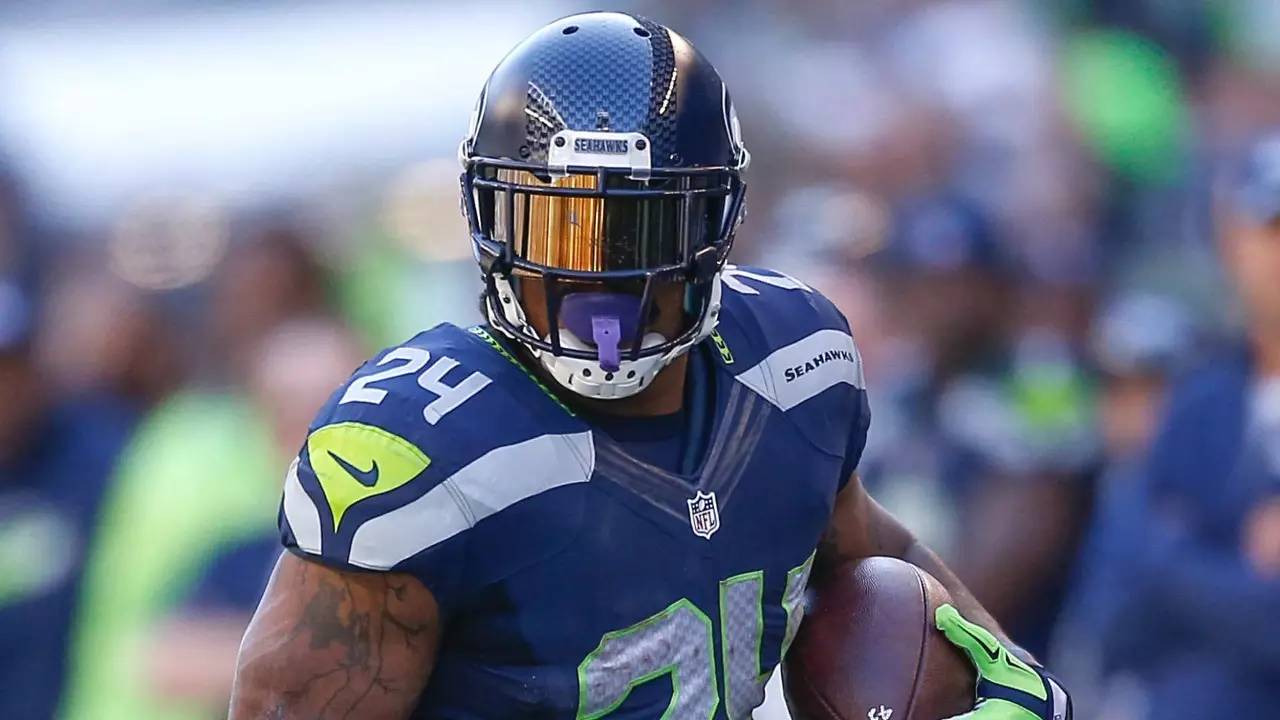 最终,马肖恩-林奇(marshawn lynch)回归nfl已经只欠东风了.