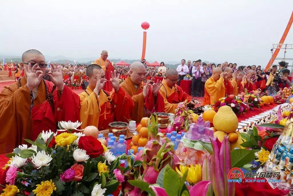 新兴水台福兴禅寺喜迎全国10000多信众参加大雄宝殿奠基仪式