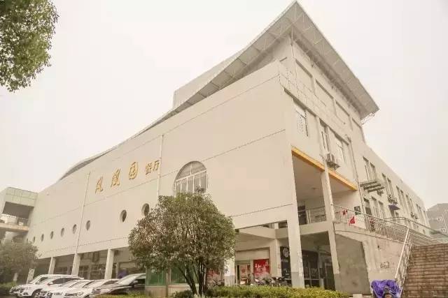 武汉传媒学院 ——食堂最少